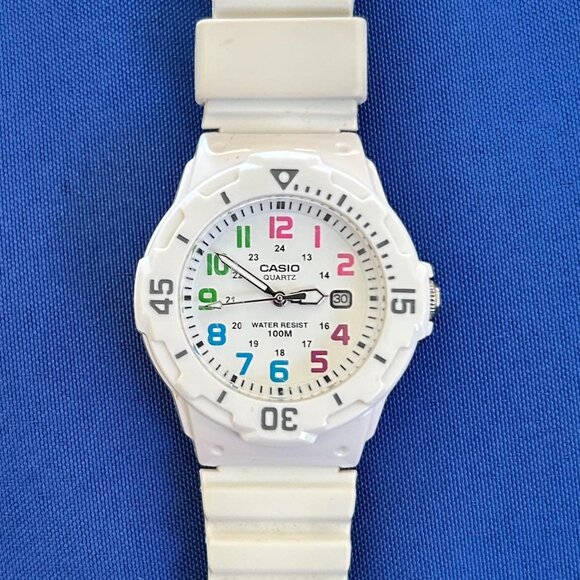 Casio Women's Analog Watch - Picture 1 of 4